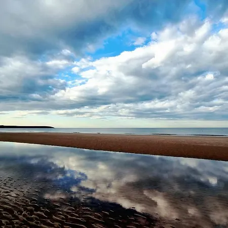 Seakisses - Part Of The The Bay Filey Village With Pool, Gym And Direct Access, Pub, Restaurant, Tennis And Meadows Walks * Reighton