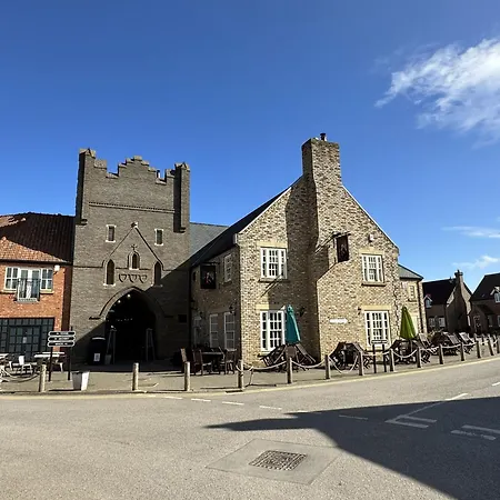 Seakisses - Part Of The The Bay Village With Pool, Gym And Direct Access, Pub, Restaurant, Tennis And Meadows Walks * Filey